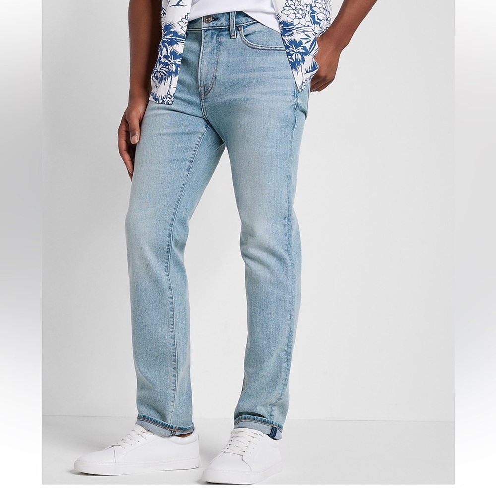 Express Men’s Slim Straight Light Wash Stretch Jeans